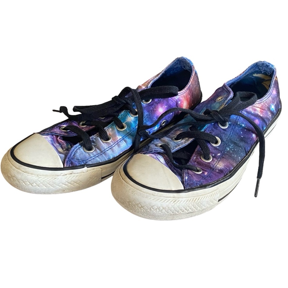 Converse All Stars Satin Galaxy, Women’s 6, Men’s 4, Used condition see photos.